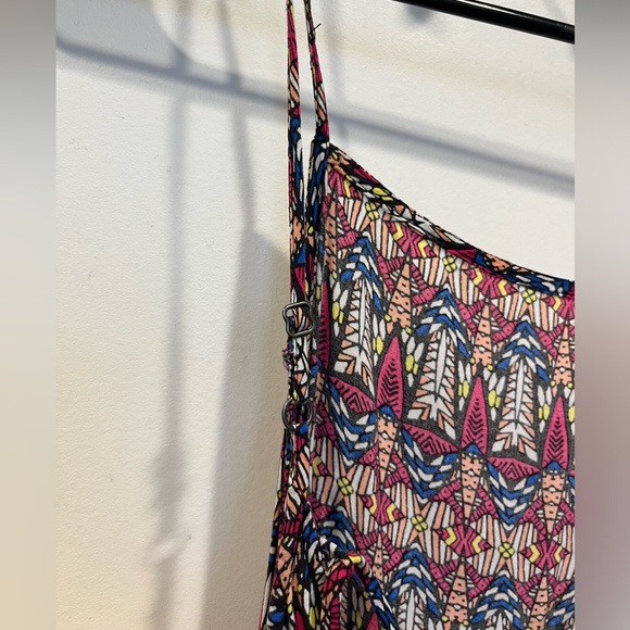 Midsize Geometric Patterned Dress - Picture 5 of 9